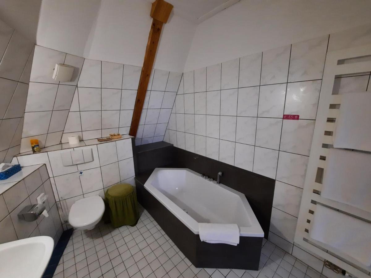Hotel Koruna Есеник Экстерьер фото