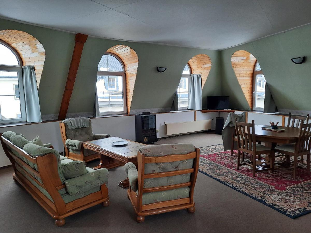 Hotel Koruna Есеник Экстерьер фото