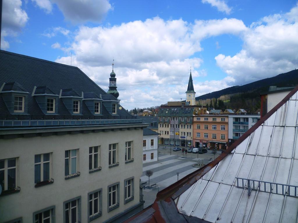 Hotel Koruna Есеник Экстерьер фото
